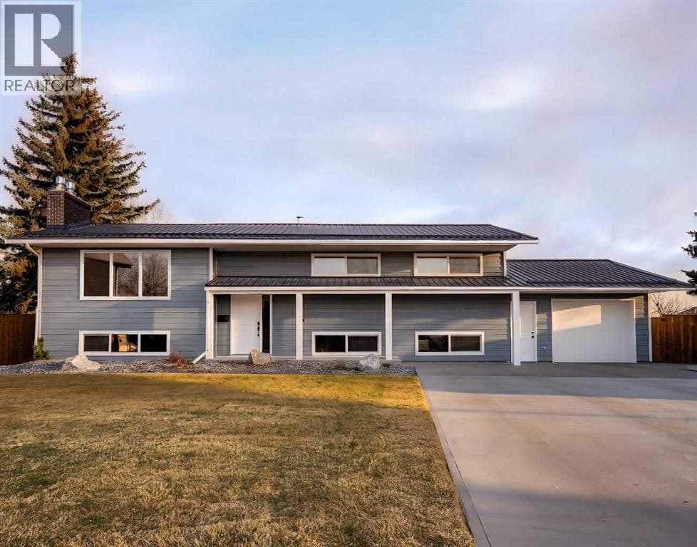 86 Carleton Place W