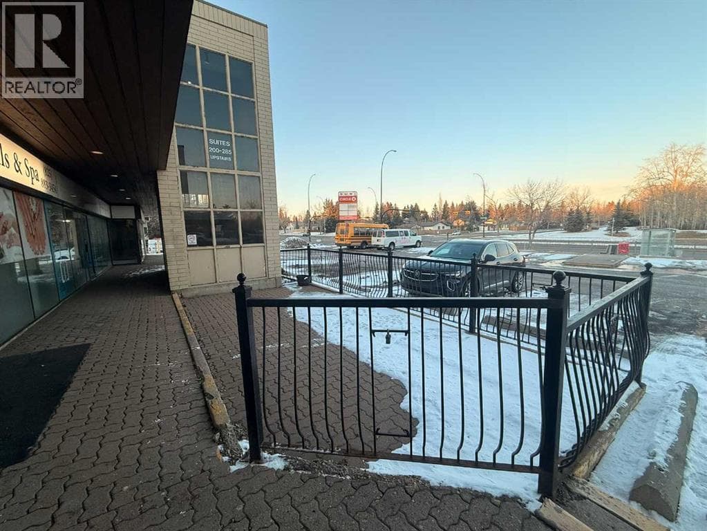 523 Woodpark Boulevard SW — photo 4