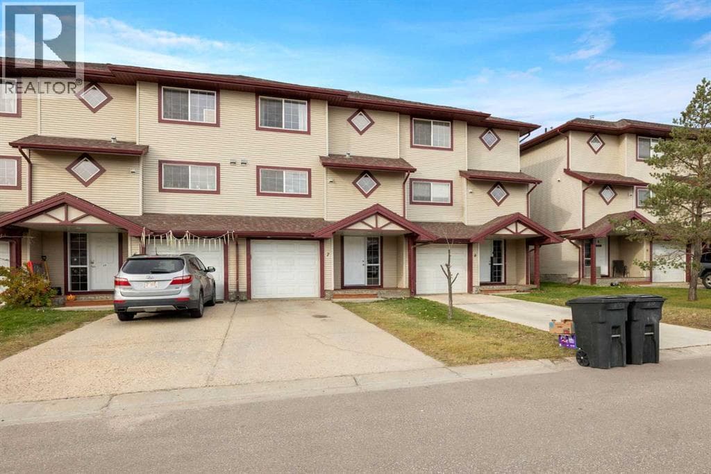 7, 220 Swanson Crescent