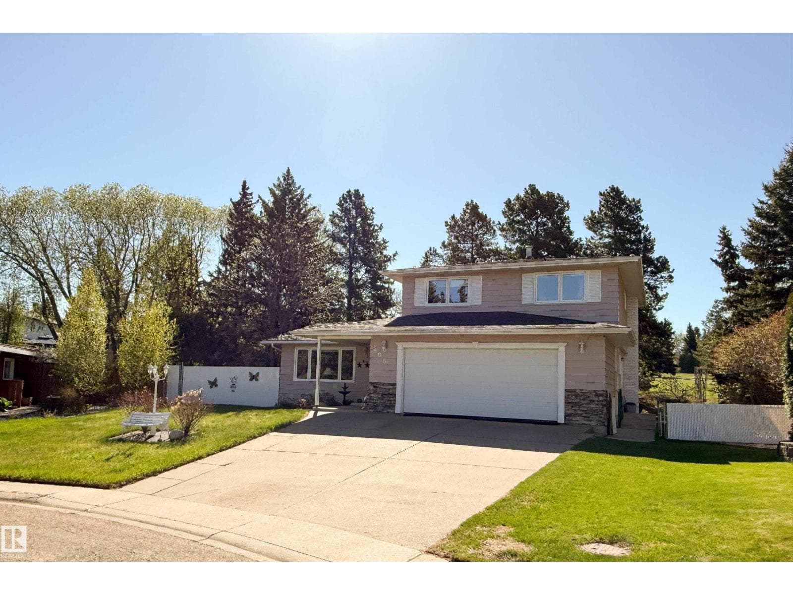 205 Manor CO — photo 2
