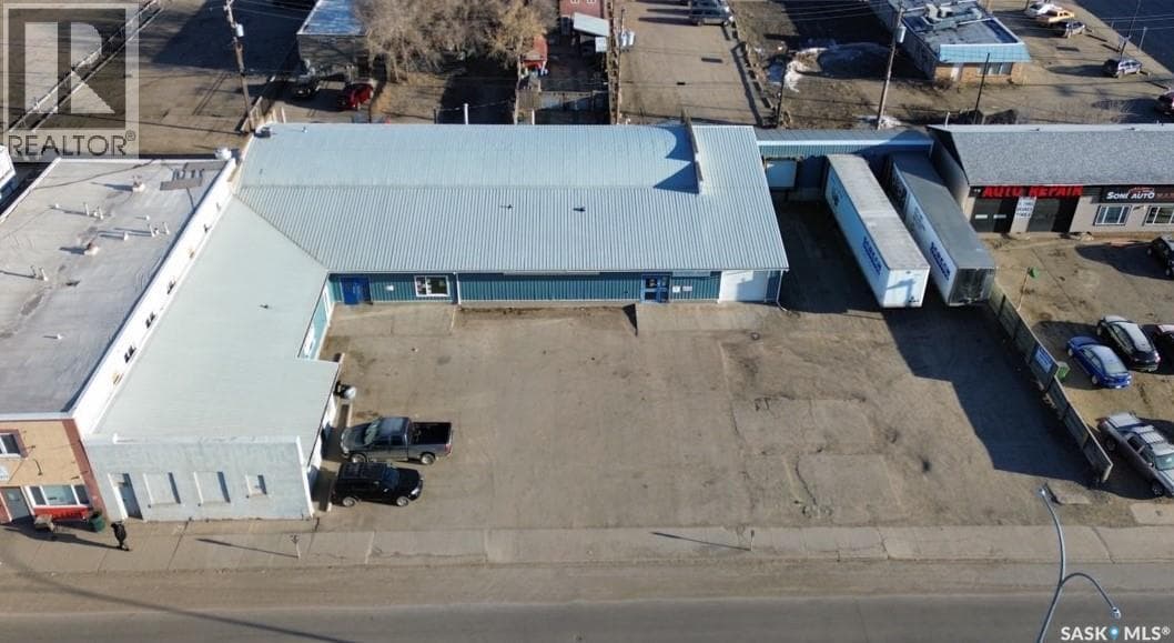 50 Manitoba STREET E