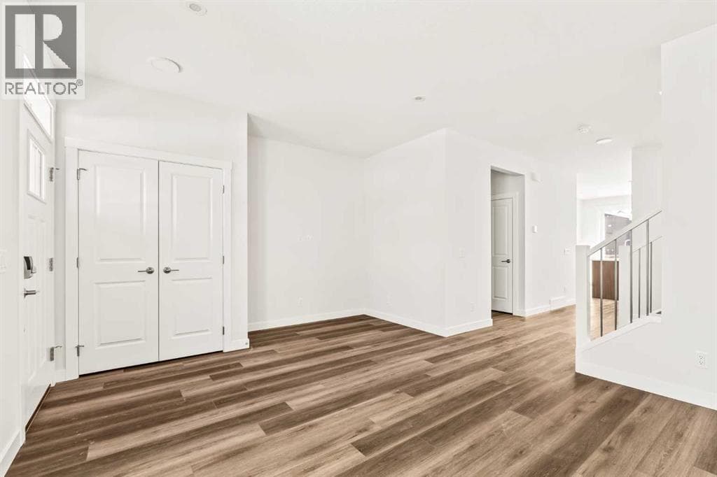 885 Livingston View NE — photo 4