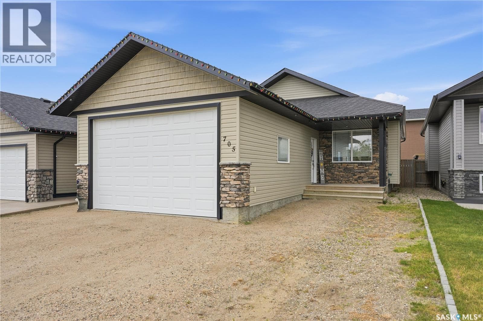 705 Gowan ROAD