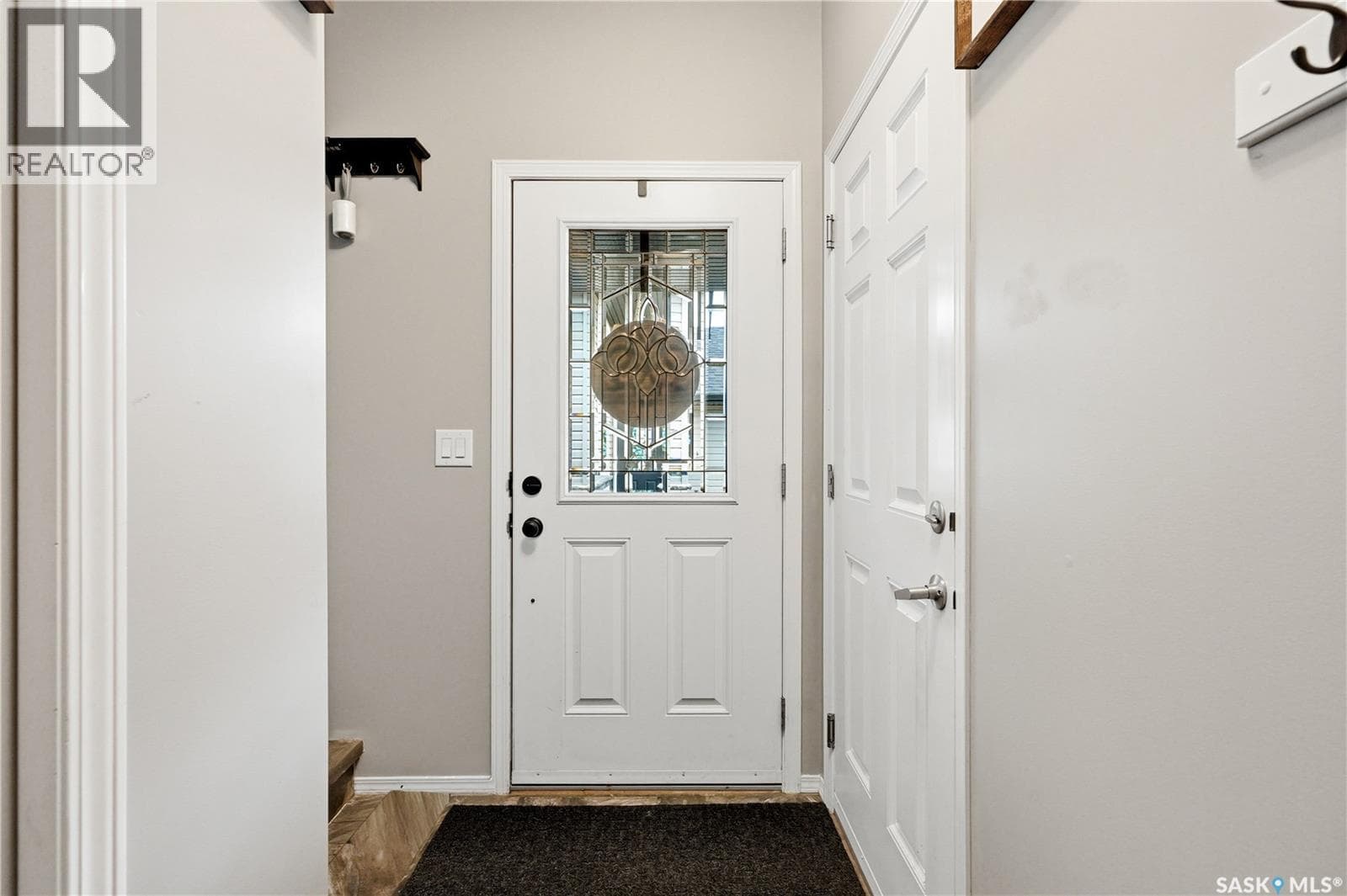 705 Gowan ROAD — photo 3