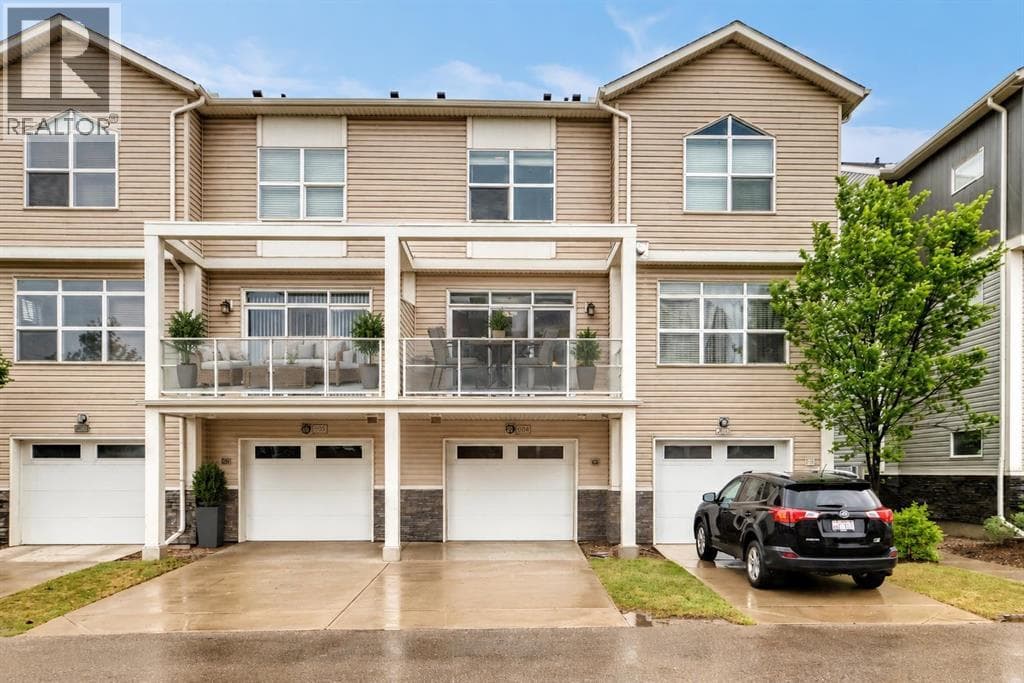 608 Redstone View NE — photo 2
