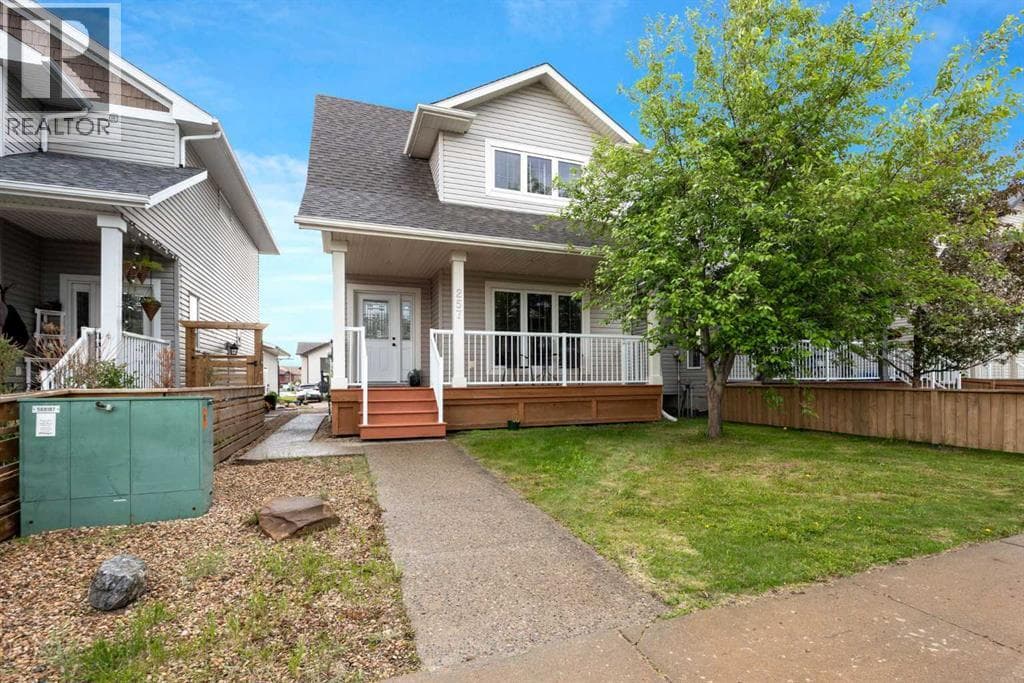 257 Hawthorn Way — photo 2