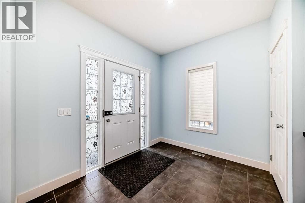 331 Royal Oak Heath NW — photo 5