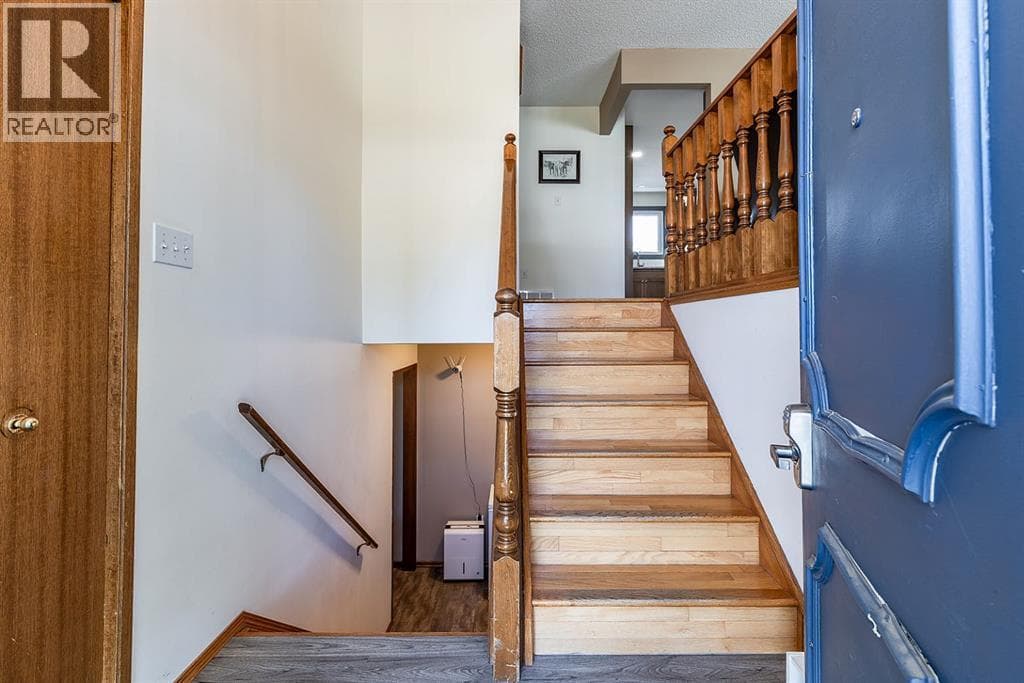 9 Rossmere Avenue SE — photo 3