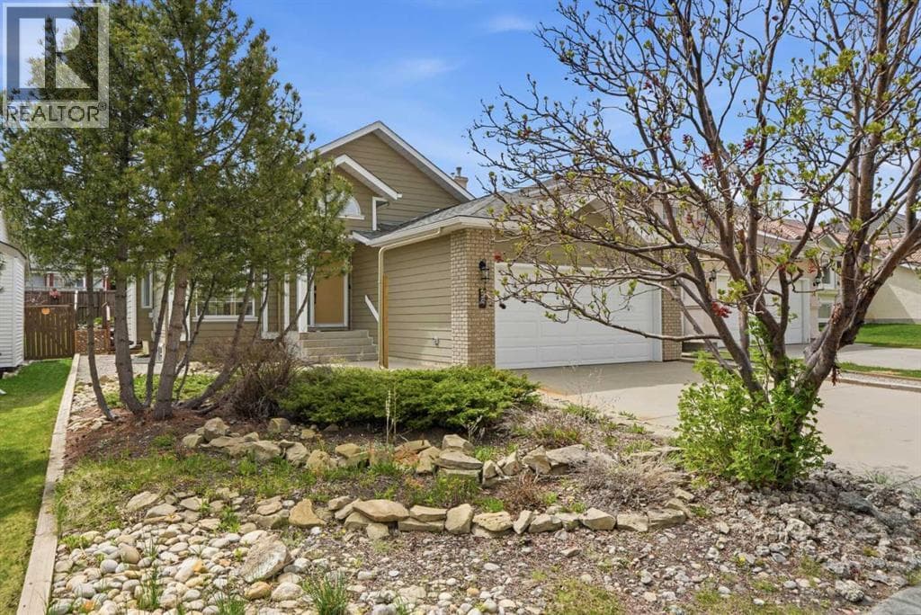 58 Edgevalley Close NW — photo 2