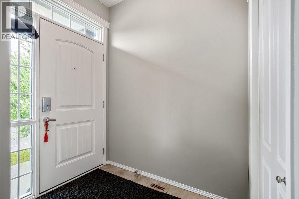 162 Cranford Park SE — photo 2