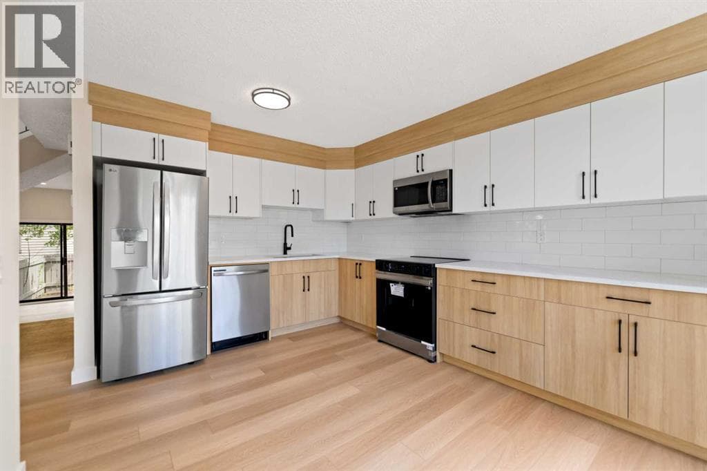 32, 99 midpark Gardens SE
