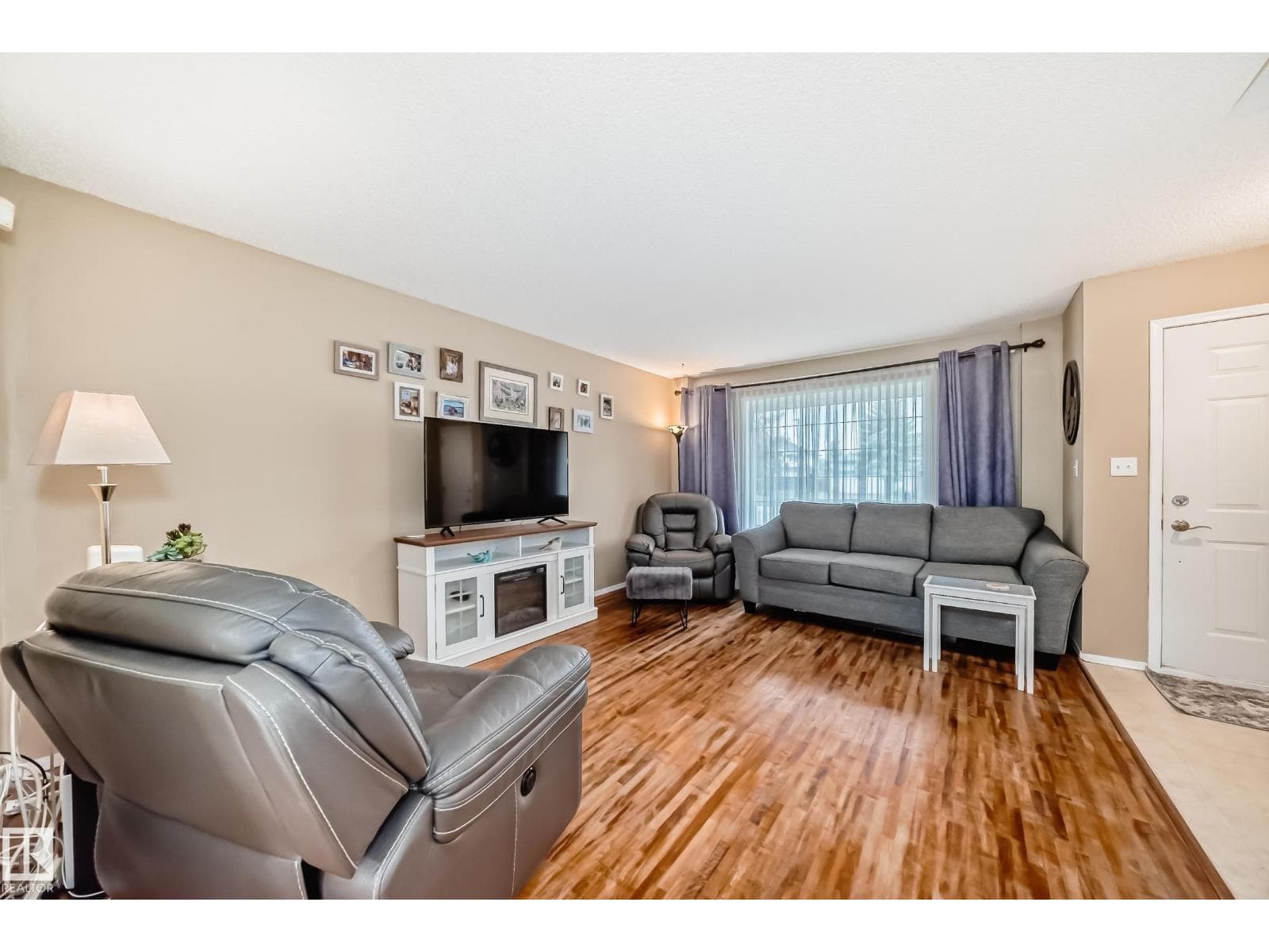 11831 9 AV NW — photo 4