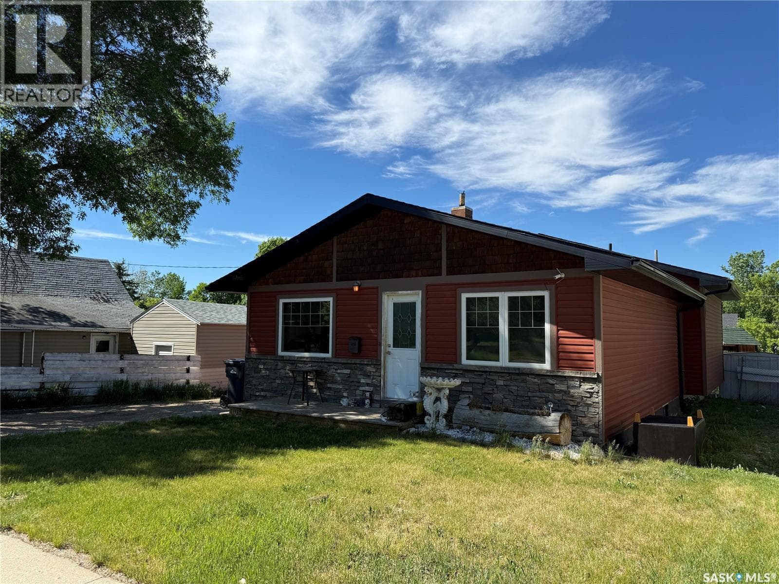 103 4th AVENUE SE