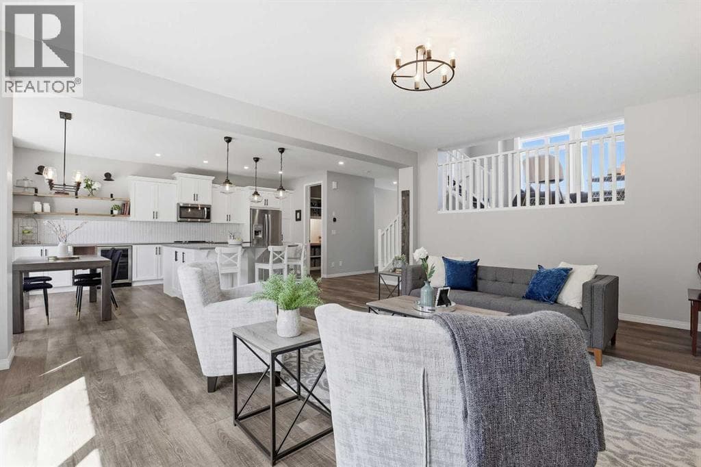 25 Yorkville Green SW — photo 2