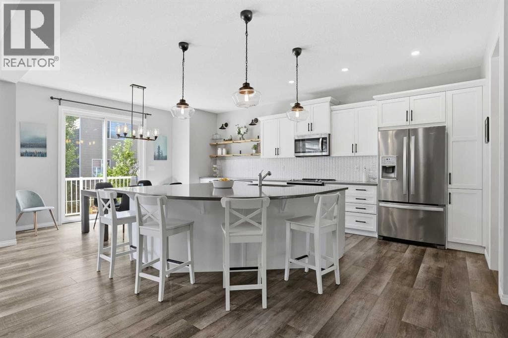 25 Yorkville Green SW — photo 3