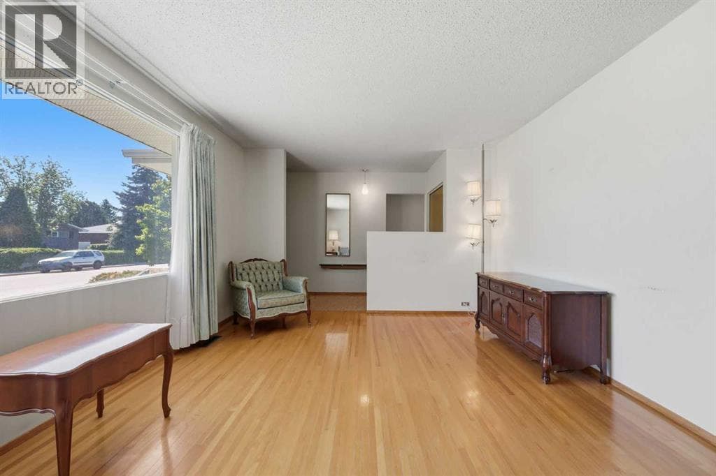 6111 34 Street SW — photo 5