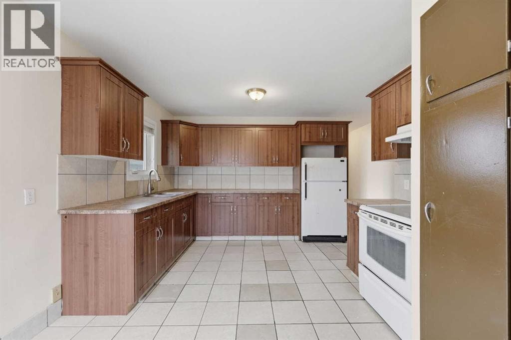1159 Radnor Avenue NE — photo 4