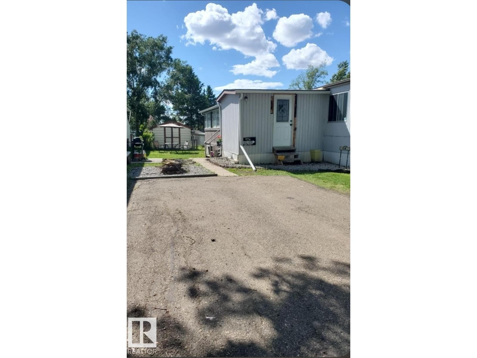 14 Willowdale DR NW