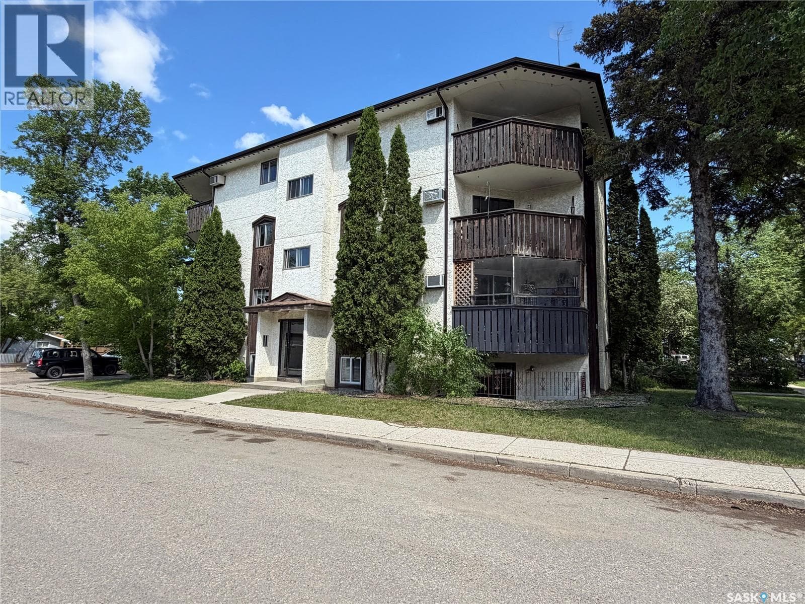 101 116 111th STREET W
