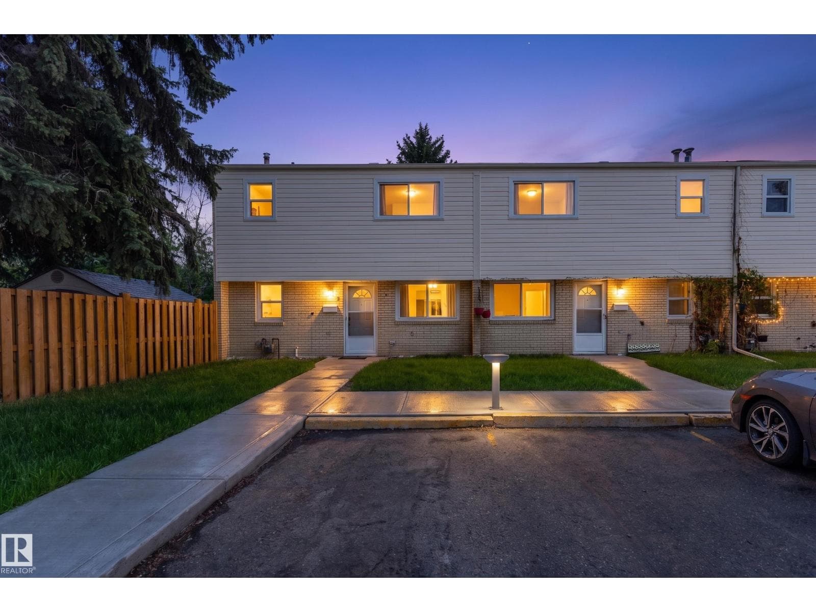 9 ROYAL RD NW