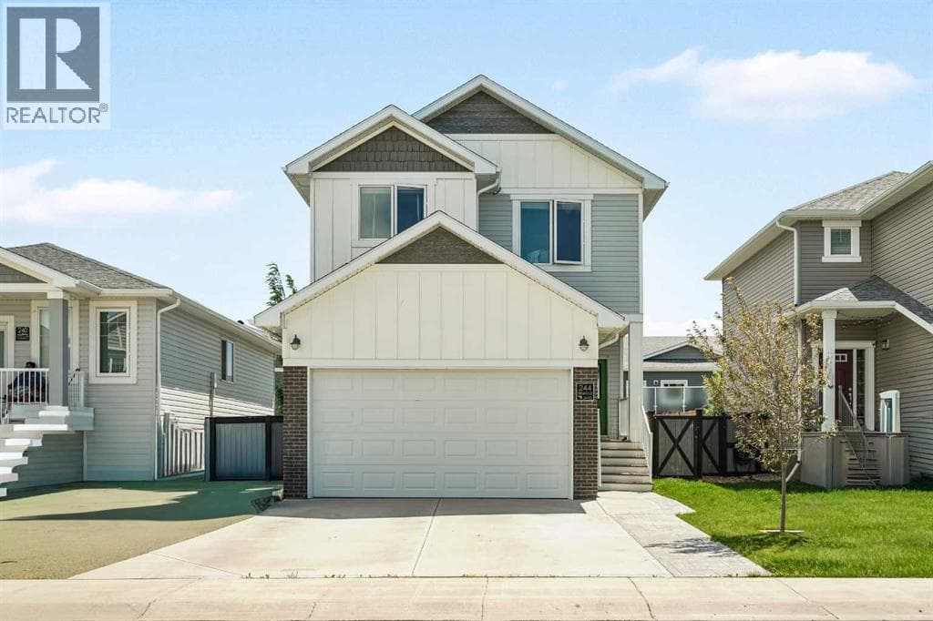 244 Northlander Bend W
