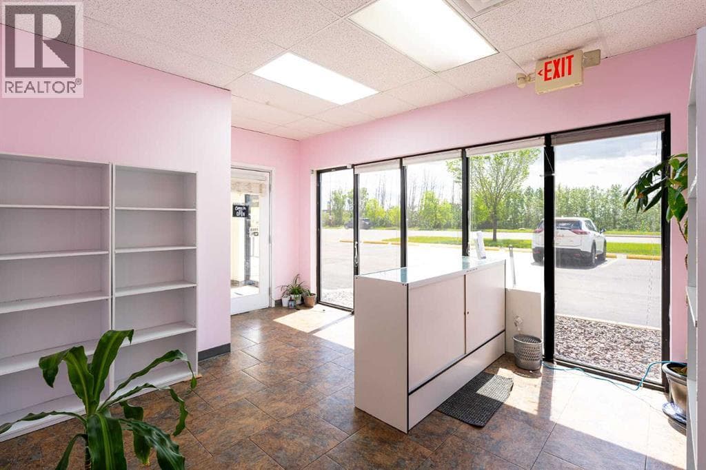 #2, 28 12 Avenue SE — photo 2