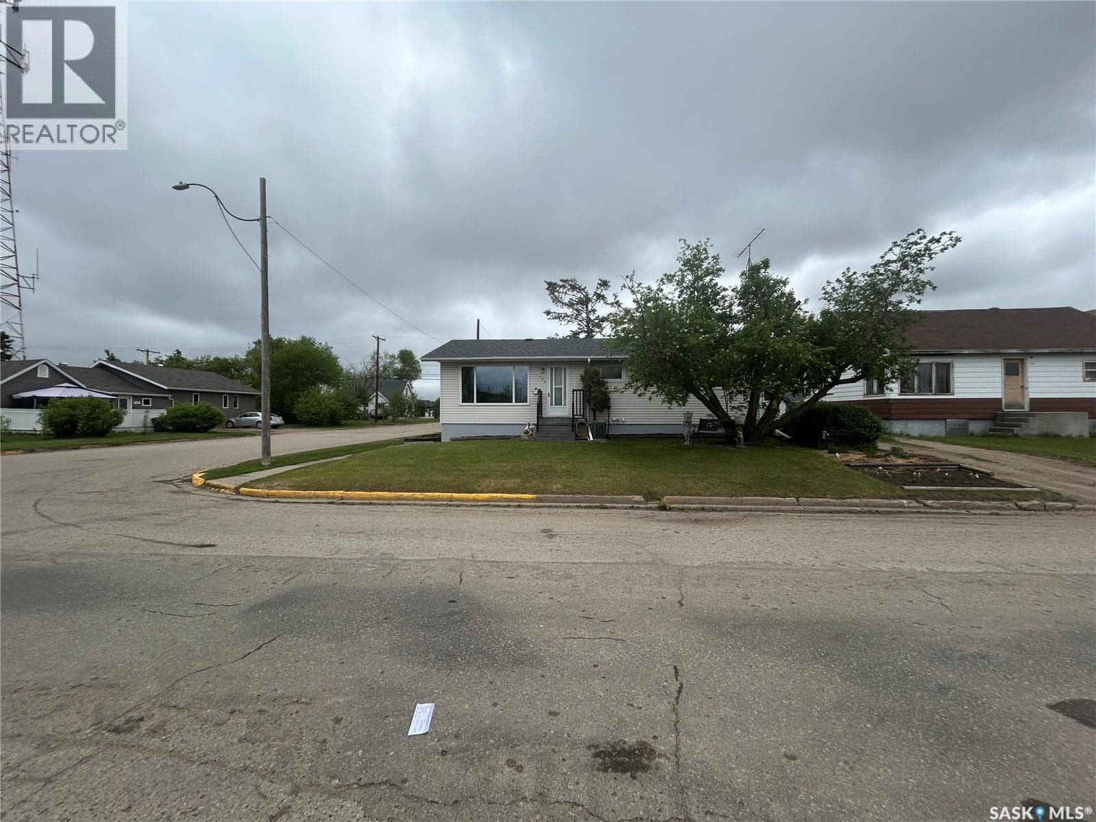 202 2nd STREET W — photo 2