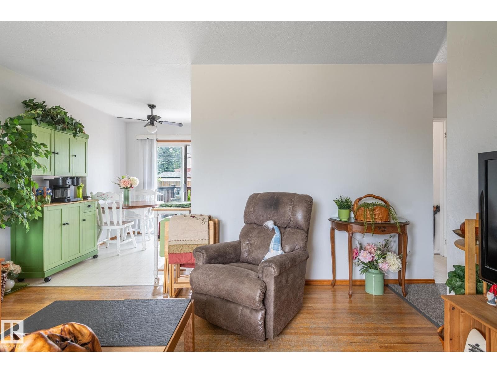 13816 62 ST NW — photo 5