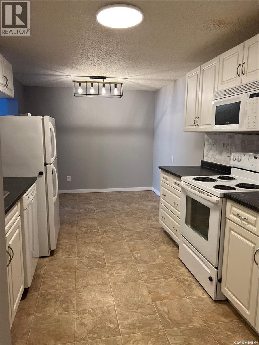 3 2251 St Henry AVENUE — photo 3
