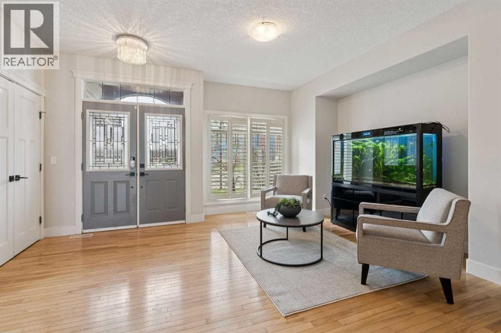 1826 Baywater Street SW — photo 5