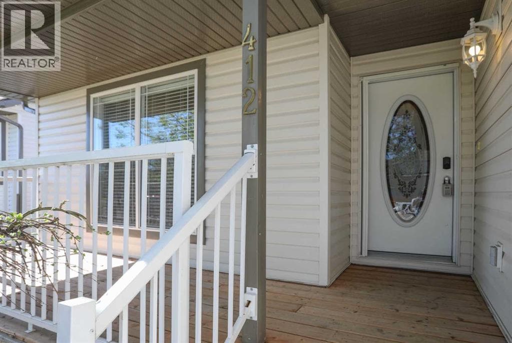 412 Highland Close — photo 2
