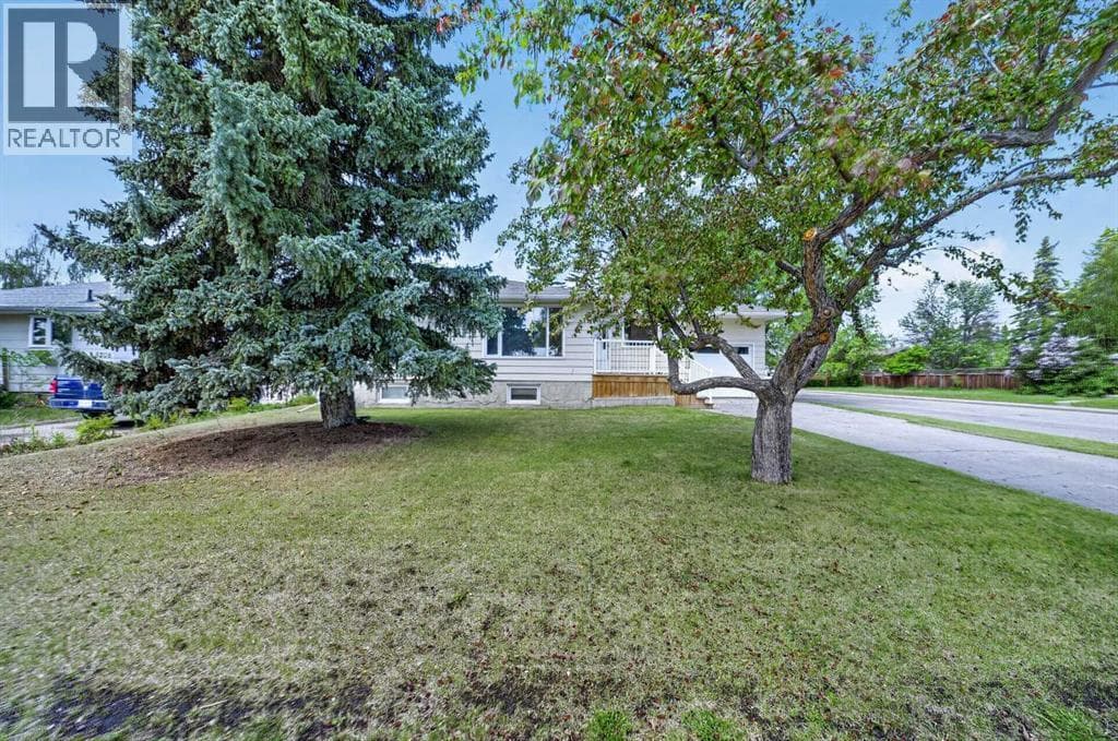 5202 56 Avenue — photo 2
