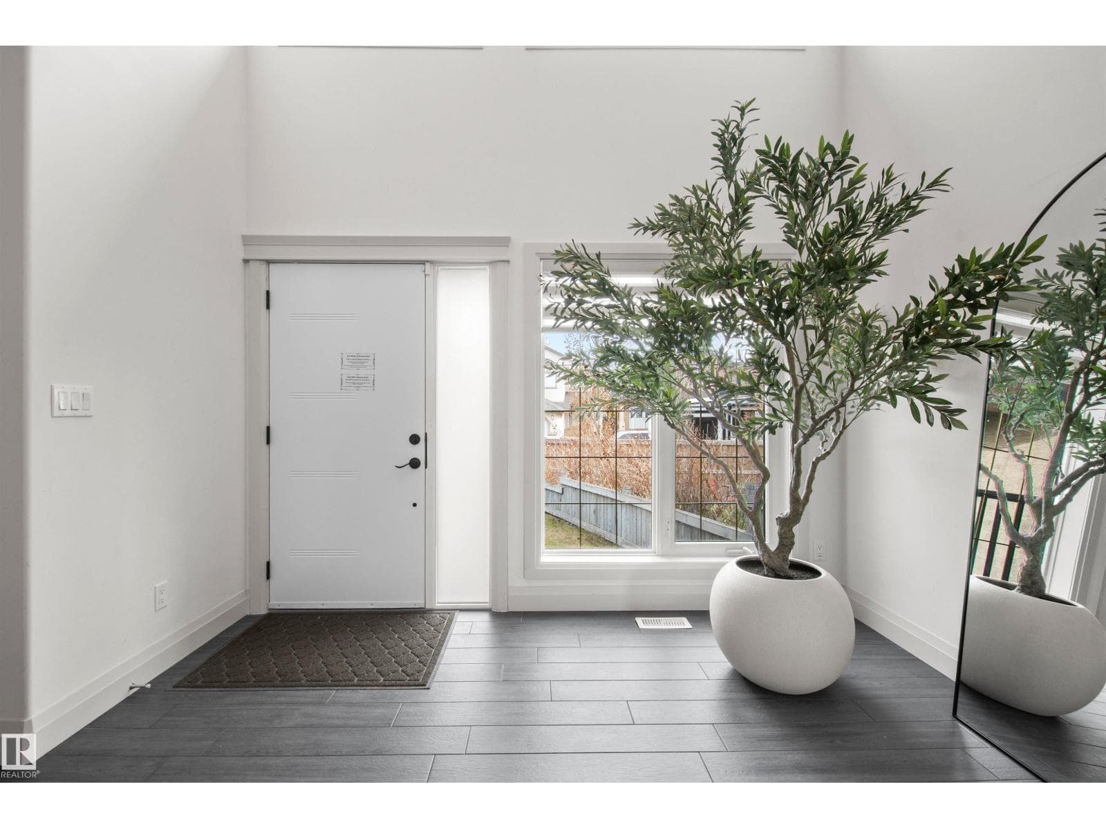 10656 181 AV NW — photo 4
