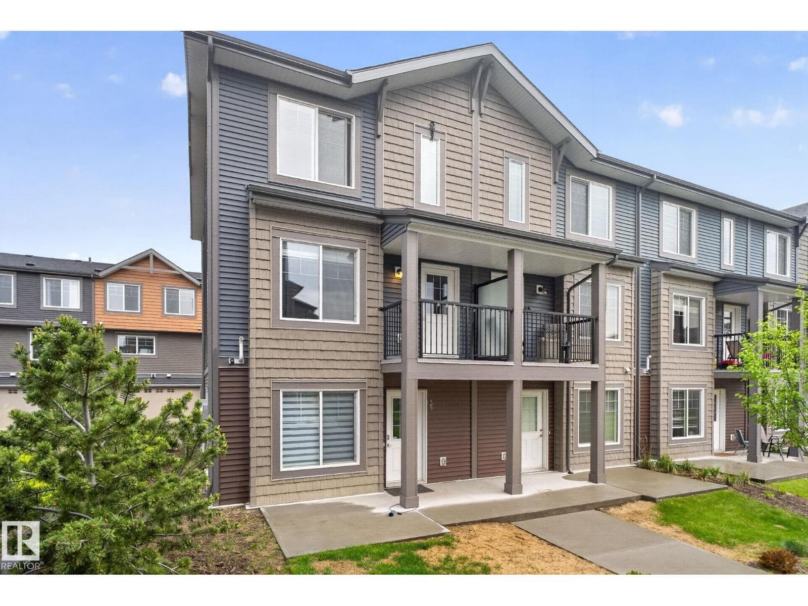 #35 3025 151 AV NW