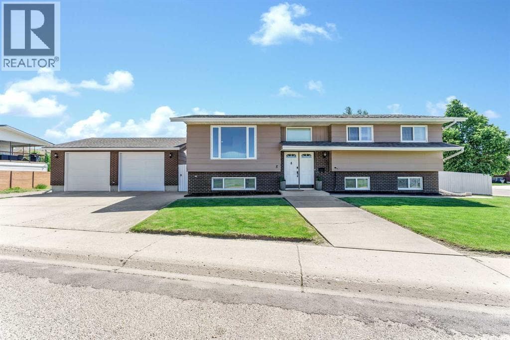 8 Corbitt Way SE