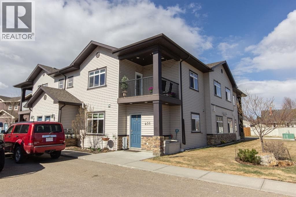 405, 639 Oak Street