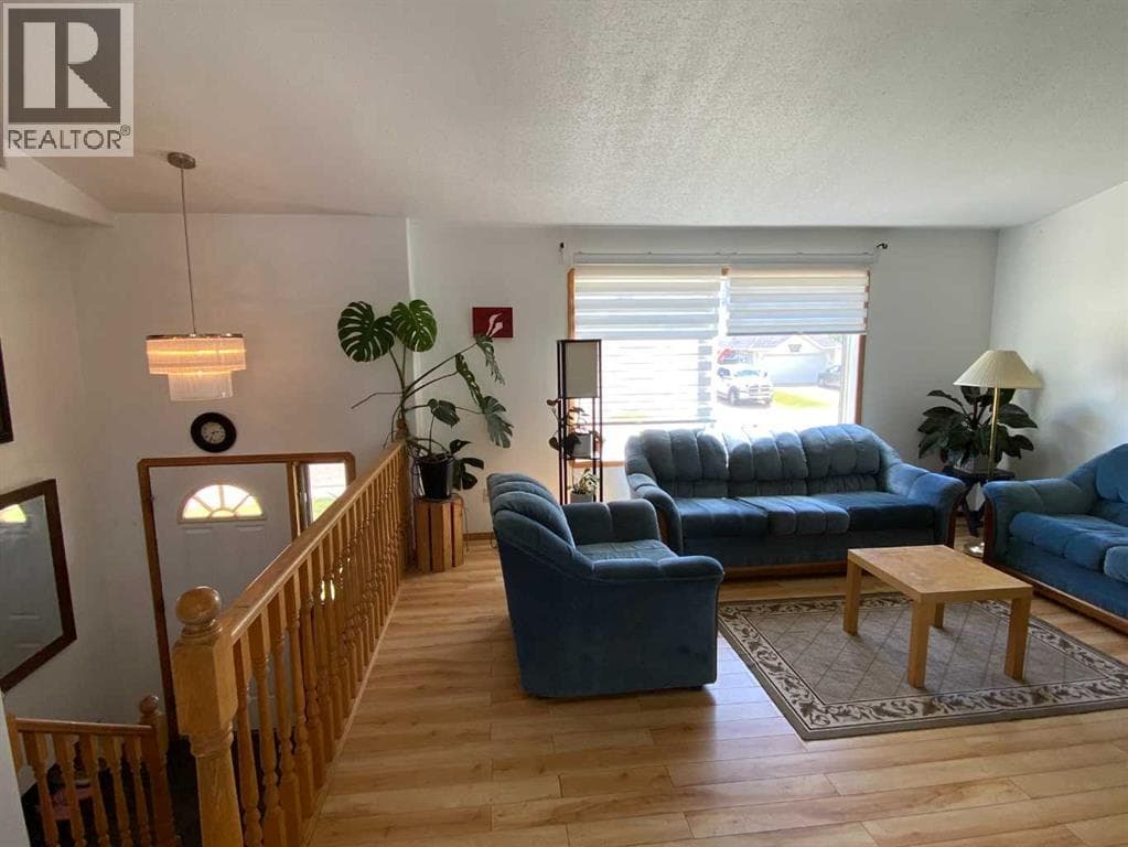 52 Upland Drive W — photo 5