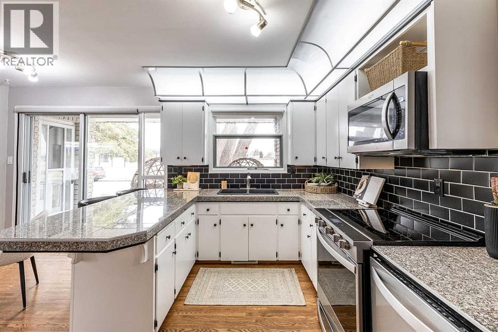890 Hargrave Way NW — photo 5