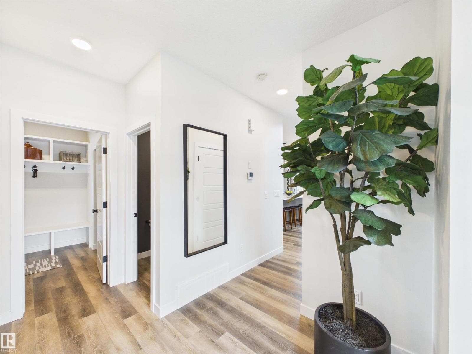 186 SCORIA WD — photo 2