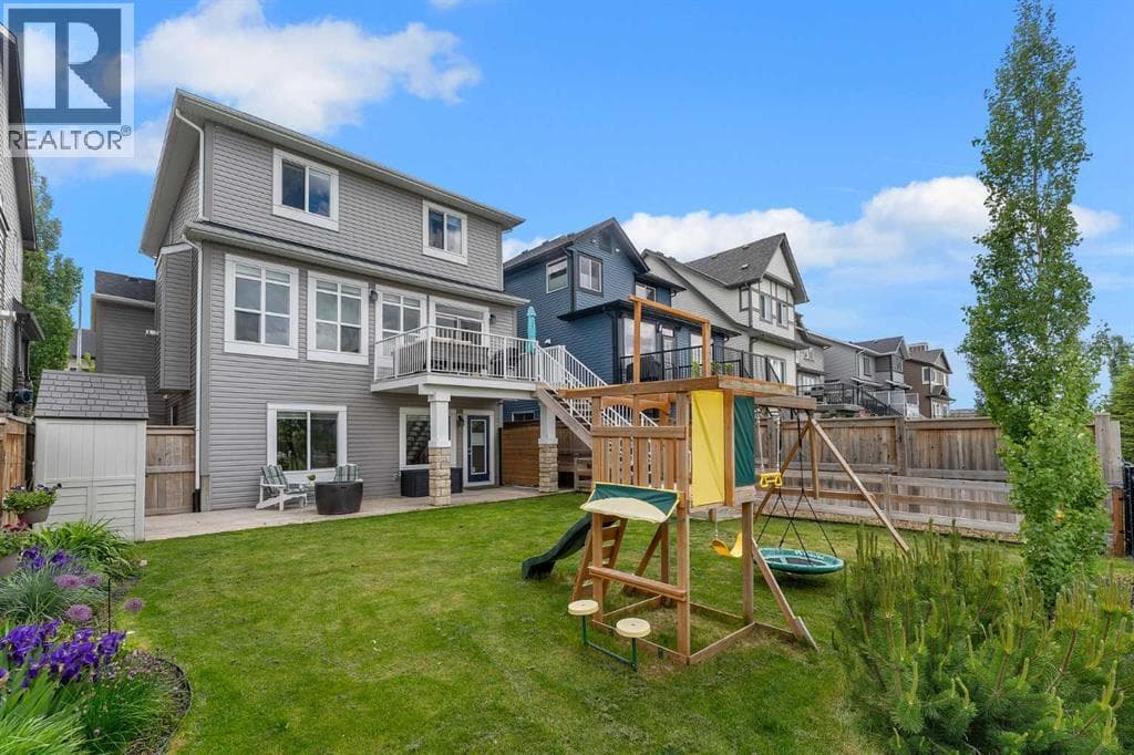 347 Hillcrest Heights SW — photo 2