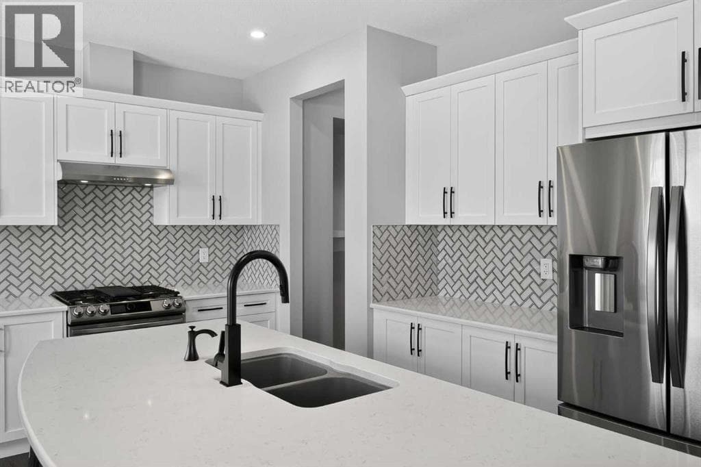 154 Yorkstone Way SW — photo 2