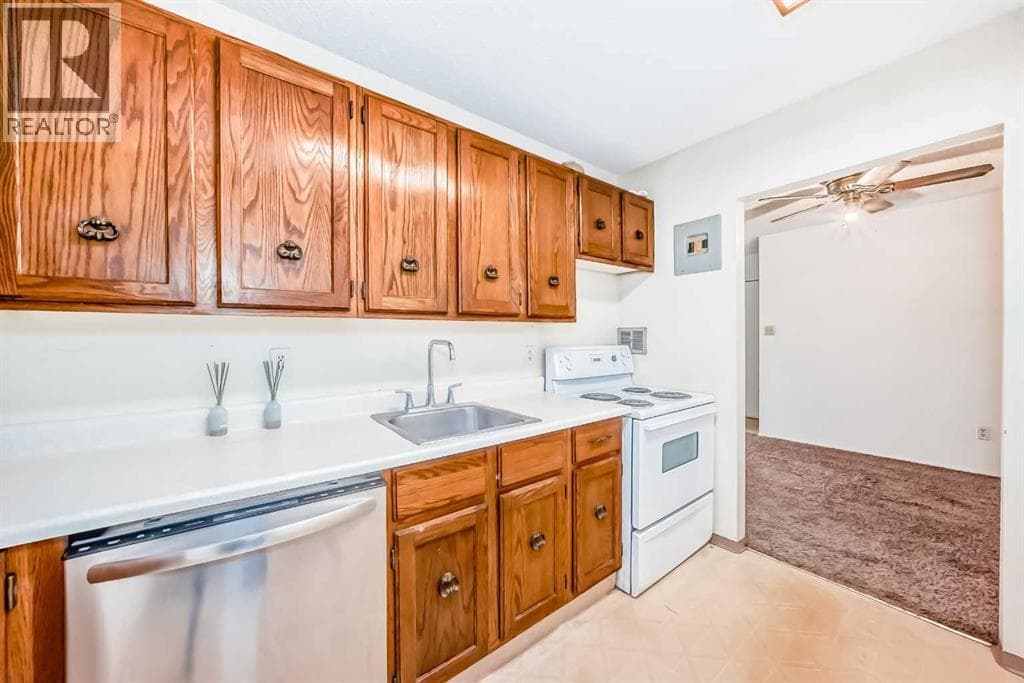 1312, 315 Southampton Drive SW — photo 4
