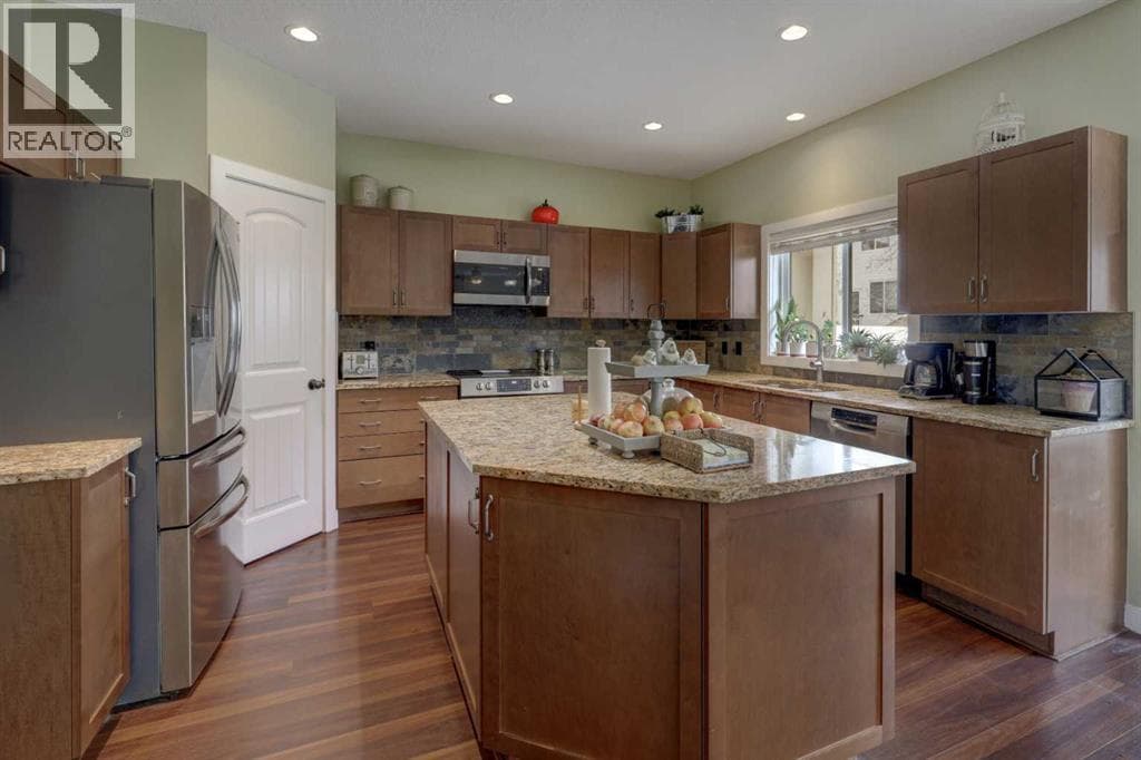 729 Canoe Avenue SW — photo 3