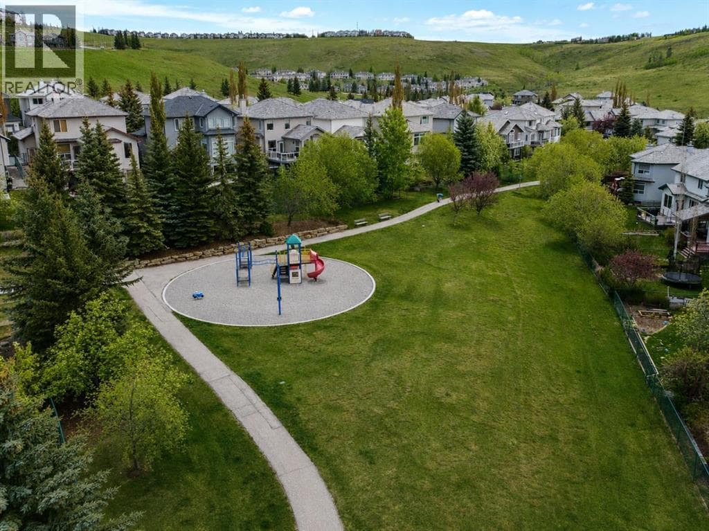 124 Gleneagles Terrace — photo 4