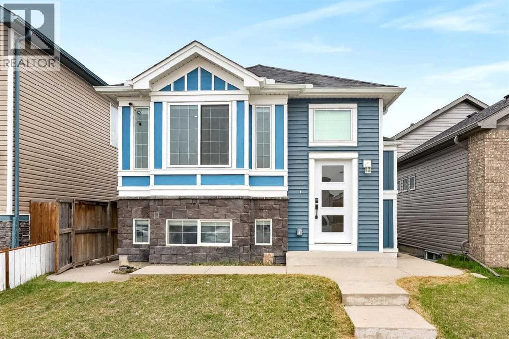 125 Saddlefield Crescent NE — photo 3