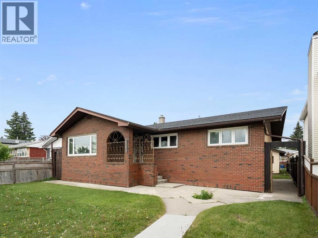 3019 37 Street SW — photo 3