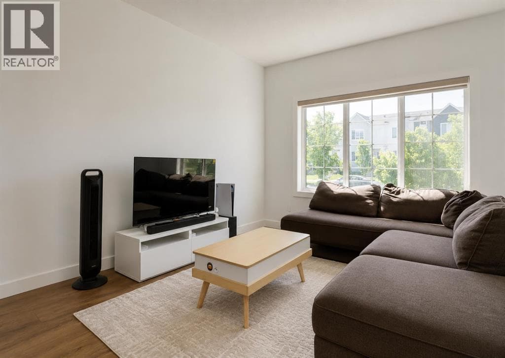 7386 202 Avenue SE — photo 4