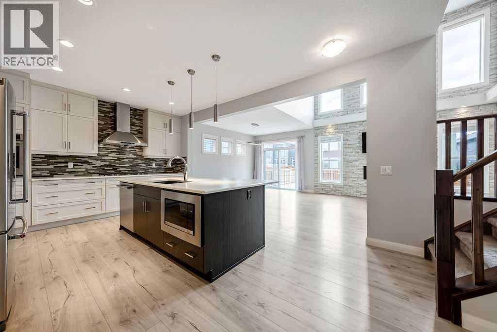 435 Evansglen Drive NW — photo 4