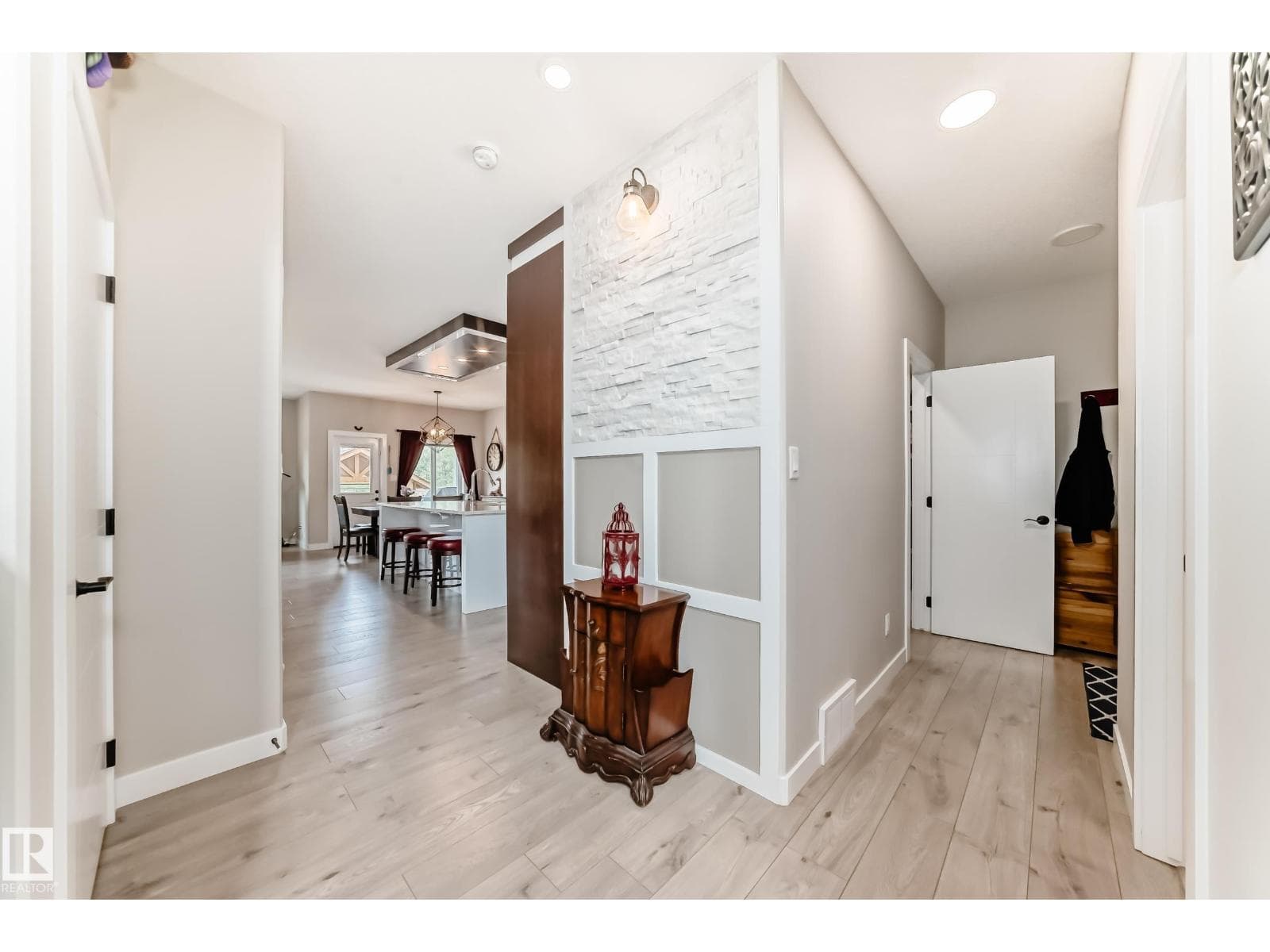 3895 Robins CR NW — photo 4