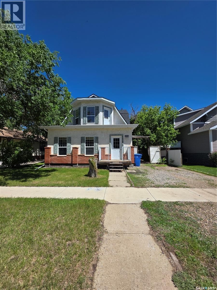 905 2nd STREET